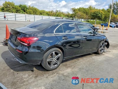 Trzecie zdjęcie samochodu z tyłu: 2021 MERCEDES-BENZ A 220 VIN:W1K3G4EB4MJ315870 - miniatura