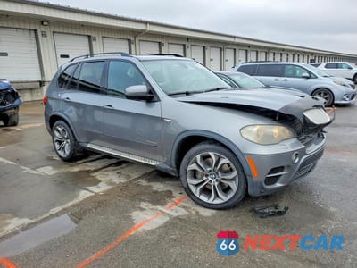 Czwarte zdjęcie samochodu z boku: 2011 BMW X5 XDRIVE50I VIN:5UXZV8C58BL420569 - miniatura