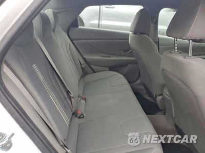 Zdjęcie 10 z 13 samochodu: 2022 HYUNDAI ELANTRA SEL VIN:5NPLS4AG5NH082148 - miniatura