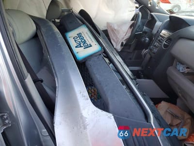 Zdjęcie 7 z 13 samochodu: 2014 HONDA PILOT EX VIN:5FNYF4H40EB007362 - miniatura