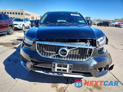 Piąte zdjęcie samochodu w środku: 2019 VOLVO XC40 T5 MOMENTUM VIN:YV4162XZ6K2018493 - miniatura