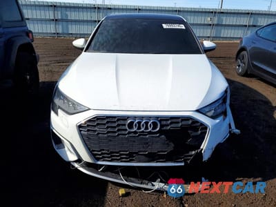 Piąte zdjęcie samochodu w środku: 2022 AUDI A3 PREMIUM VIN:WAUGUDGY8NA018203 - miniatura