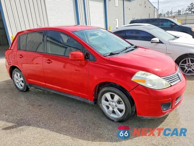 Czwarte zdjęcie samochodu z boku: 2009 NISSAN VERSA S VIN:3N1BC13E29L384234 - miniatura