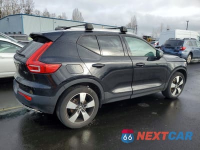 Trzecie zdjęcie samochodu z tyłu: 2019 VOLVO XC40 T5 MOMENTUM VIN:YV4162UK5K2053369 - miniatura