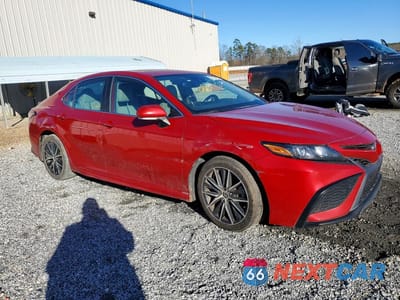 Czwarte zdjęcie samochodu z boku: 2021 TOYOTA CAMRY SE VIN:4T1T11AK3MU421706 - miniatura