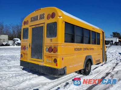 Czwarte zdjęcie samochodu z boku: 2017 CHEVROLET EXPRESS SCHOOL BUS VIN:1HA3GRBGXHN001416 - miniatura