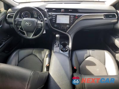 Zdjęcie 8 z 13 samochodu: 2018 TOYOTA CAMRY L VIN:4T1B11HK1JU588112 - miniatura