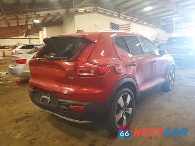 Trzecie zdjęcie samochodu z tyłu: 2019 VOLVO XC40 T5 MOMENTUM VIN:YV4162UK7K2052126 - miniatura