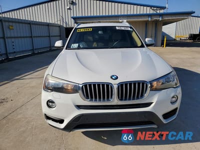 Piąte zdjęcie samochodu w środku: 2017 BMW X3 SDRIVE28I VIN:5UXWZ7C30H0X39295 - miniatura
