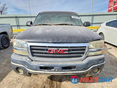 Piąte zdjęcie samochodu w środku: 2003 GMC NEW SIERRA K1500 VIN:2GTEK19T231199824 - miniatura