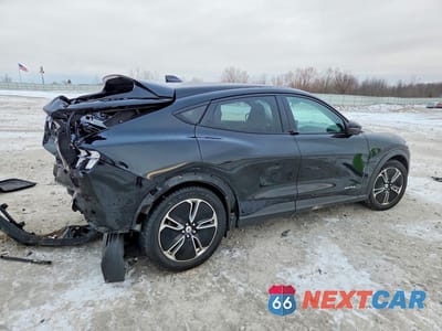 Trzecie zdjęcie samochodu z tyłu: 2022 FORD MUSTANG MACH-E SELECT VIN:3FMTK1SSXNMA01863 - miniatura