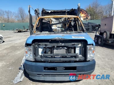 Piąte zdjęcie samochodu w środku: 2022 FORD ECONOLINE E350 SUPER DUTY CUTAWAY VAN VIN:1FDWE3FK4NDC39164 - miniatura