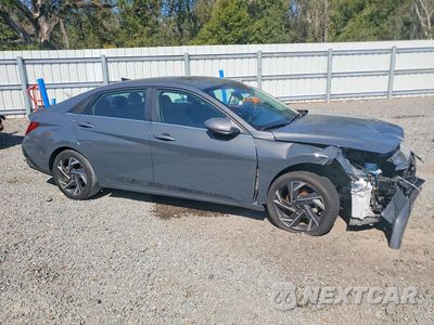 Czwarte zdjęcie samochodu z boku: 2024 HYUNDAI ELANTRA LIMITED VIN:KMHLP4DGXRU660989 - miniatura