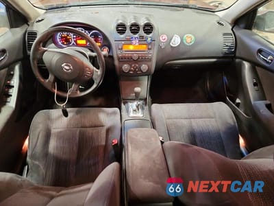 Zdjęcie 8 z 12 samochodu: 2010 NISSAN ALTIMA VIN:1N4AL2AP4AN526113 - miniatura