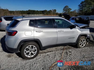 Trzecie zdjęcie samochodu z tyłu: 2025 JEEP COMPASS LATITUDE VIN:3C4NJDBN0ST562022 - miniatura