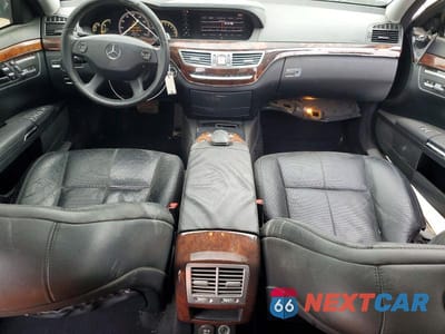 Zdjęcie 8 z 13 samochodu: 2008 MERCEDES-BENZ S 550 VIN:WDDNG71X88A222674 - miniatura