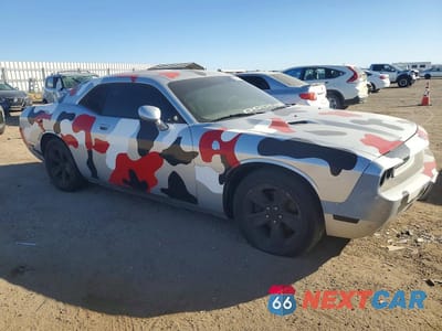 Czwarte zdjęcie samochodu z boku: 2010 DODGE CHALLENGER SE VIN:2B3CJ4DV3AH306681 - miniatura