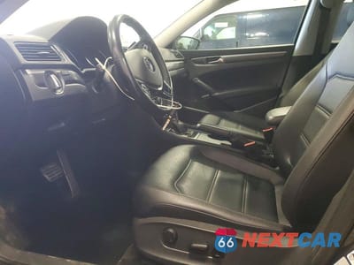 Zdjęcie 7 z 11 samochodu: 2017 VOLKSWAGEN PASSAT R-LINE VIN:1VWDT7A33HC082839 - miniatura