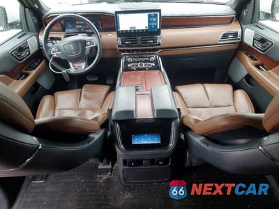 Zdjęcie 8 z 14 samochodu: 2022 LINCOLN NAVIGATOR L RESERVE VIN:5LMJJ3LT0NEL10869 - miniatura