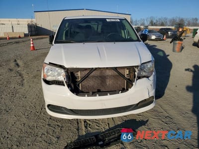 Piąte zdjęcie samochodu w środku: 2017 DODGE GRAND CARAVAN SE VIN:2C4RDGBG4HR632970 - miniatura