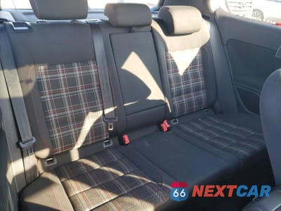 Zdjęcie 10 z 12 samochodu: 2010 VOLKSWAGEN GTI VIN:WVWFD7AJ6AW246175 - miniatura