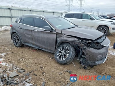 Czwarte zdjęcie samochodu z boku: 2017 INFINITI QX30 PREMIUM VIN:SJKCH5CR8HA021291 - miniatura