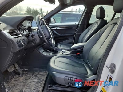 Zdjęcie 7 z 12 samochodu: 2018 BMW X1 XDRIVE28I VIN:WBXHT3C33J5K25778 - miniatura