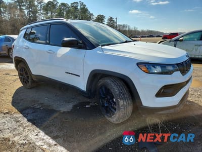 Czwarte zdjęcie samochodu z boku: 2022 JEEP COMPASS LATITUDE VIN:3C4NJCBB8NT179854 - miniatura