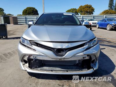 Piąte zdjęcie samochodu w środku: 2019 TOYOTA CAMRY L VIN:4T1B11HK9KU800336 - miniatura