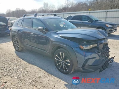 Czwarte zdjęcie samochodu z boku: 2025 MAZDA CX-50 PREMIUM VIN:7MMVABDY8SN311793 - miniatura