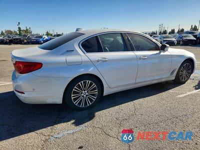 Trzecie zdjęcie samochodu z tyłu: 2018 BMW 530E VIN:WBAJA9C5XJB249910 - miniatura