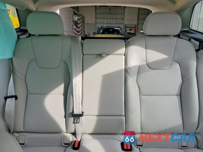 Zdjęcie 10 z 12 samochodu: 2022 VOLVO XC60 B5 MOMENTUM VIN:YV4L12RK7N1034414 - miniatura