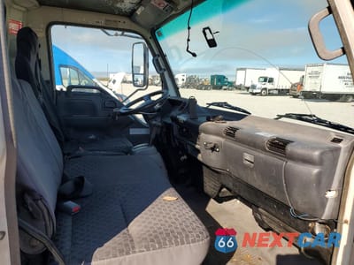 Zdjęcie 11 z 13 samochodu: 2006 ISUZU NPR BOX TRUCK VIN:JALC4B16X67005124 - miniatura