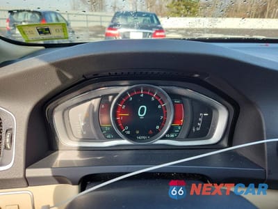 Zdjęcie 9 z 13 samochodu: 2014 VOLVO S60 T5 VIN:YV1612FH2E1292567 - miniatura