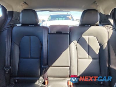 Zdjęcie 10 z 12 samochodu: 2019 VOLVO XC40 T5 MOMENTUM VIN:YV4162XZ6K2018493 - miniatura