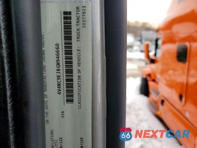 Zdjęcie 10 z 10 samochodu: 2016 VOLVO VN VNL VIN:4V4NC9EJ8GN946660 - miniatura