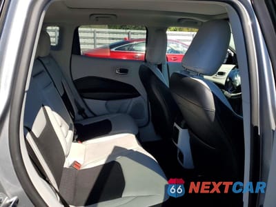 Zdjęcie 11 z 13 samochodu: 2018 JEEP COMPASS LATITUDE VIN:3C4NJCBB1JT503415 - miniatura