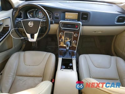 Zdjęcie 8 z 11 samochodu: 2014 VOLVO S60 T5 VIN:YV1612FS9E2294418 - miniatura