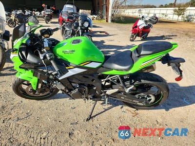Trzecie zdjęcie samochodu z tyłu: 2025 KAWASAKI ZX400 S VIN:ML5ZXCS16SDA42353 - miniatura
