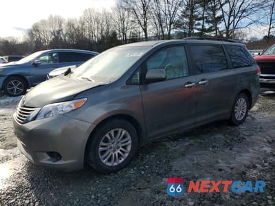 2011 TOYOTA SIENNA XLE 8-PASSENGER 5TDYK3DC3BS065640 - główne zdjęcie licytacji z USA - miniatura