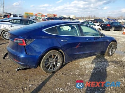Trzecie zdjęcie samochodu z tyłu: 2018 TESLA MODEL 3 VIN:5YJ3E1EA8JF022577 - miniatura