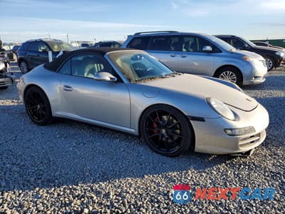 Czwarte zdjęcie samochodu z boku: 2006 PORSCHE 911 CARRERA S CABRIOLET VIN:WP0CB299X6S766688 - miniatura