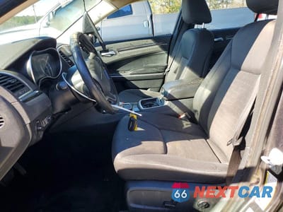 Zdjęcie 7 z 11 samochodu: 2019 CHRYSLER 300 TOURING VIN:2C3CCAAGXKH564943 - miniatura