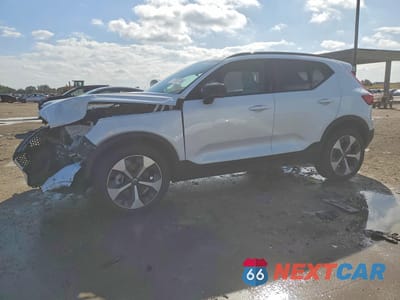 Główne zdjęcie samochodu: 2026 VOLVO XC40 PLUS VIN:YV4L12UC0T2700326 - miniatura