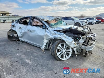 Czwarte zdjęcie samochodu z boku: 2013 CHEVROLET CRUZE LTZ VIN:1G1PG5SB8D7103808 - miniatura