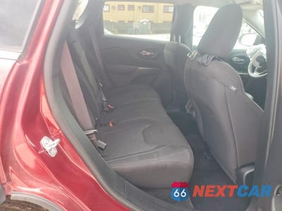 Zdjęcie 11 z 13 samochodu: 2019 JEEP CHEROKEE LATITUDE VIN:1C4PJLCBXKD160358 - miniatura