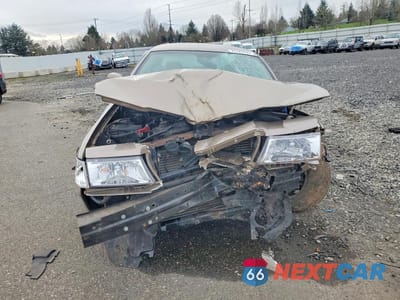 Piąte zdjęcie samochodu w środku: 2004 MERCURY GRAND MARQUIS LS VIN:2MEFM75W74X607619 - miniatura