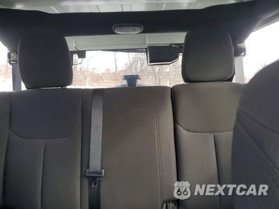 Zdjęcie 10 z 13 samochodu: 2016 JEEP WRANGLER UNLIMITED SPORT VIN:1C4BJWDG3GL107939 - miniatura