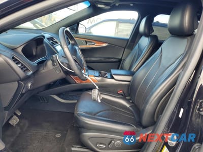 Zdjęcie 7 z 13 samochodu: 2019 LINCOLN NAUTILUS RESERVE VIN:2LMPJ8L95KBL31520 - miniatura