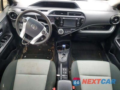 Zdjęcie 8 z 12 samochodu: 2015 TOYOTA PRIUS C VIN:JTDKDTB39F1103863 - miniatura